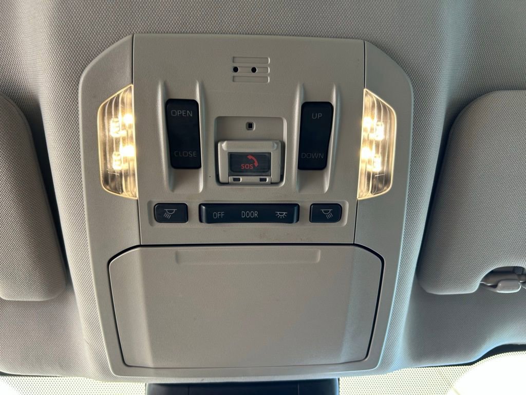 Used 2021 Toyota Highlander Limited image 35