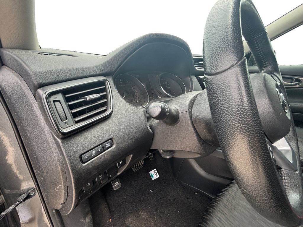 Used 2019 Nissan Rogue S w/ Special Edition Package FWD image 25
