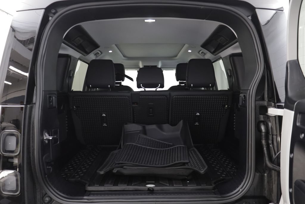 Certified 2026 Land Rover Defender 110 S AWD/4WD image 18