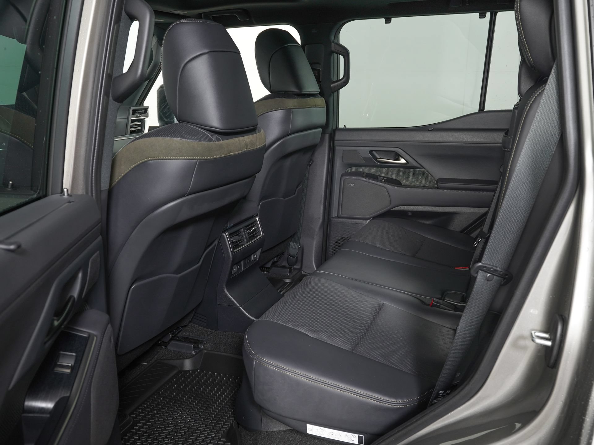 Used 2024 Lexus GX 550 AWD/4WD image 14