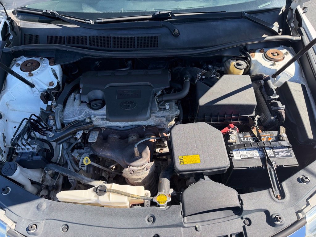 Used 2014 Toyota Camry LE FWD image 35