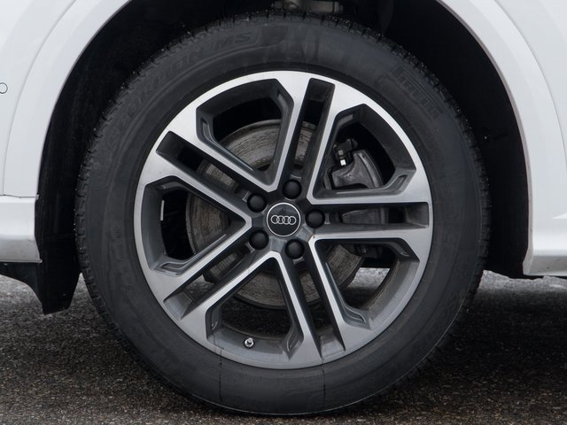 Certified 2025 Audi Q5 2.0T Premium w/ Convenience Package image 12