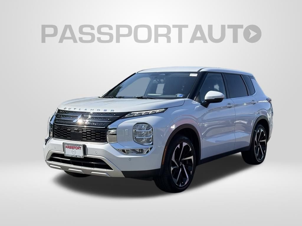 Used 2023 Mitsubishi Outlander SE