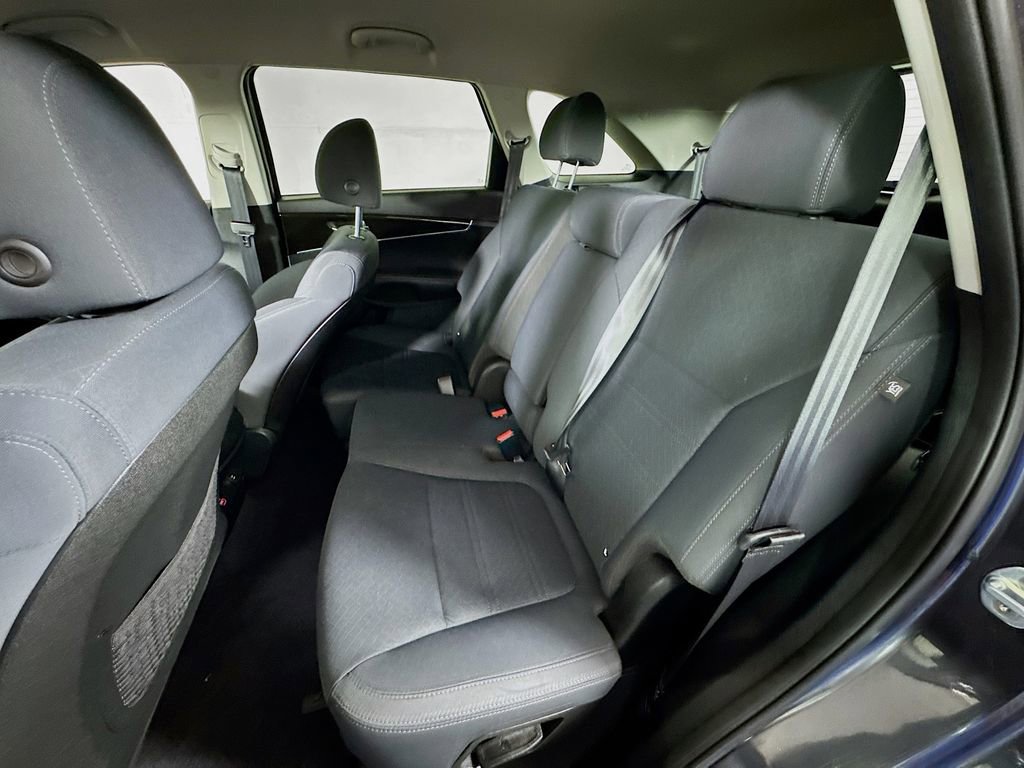 Used 2019 Kia Sorento LX w/ LX Convenience Package image 23