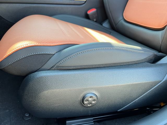 New 2025 Mercedes-Benz C 300 4MATIC Sedan image 9