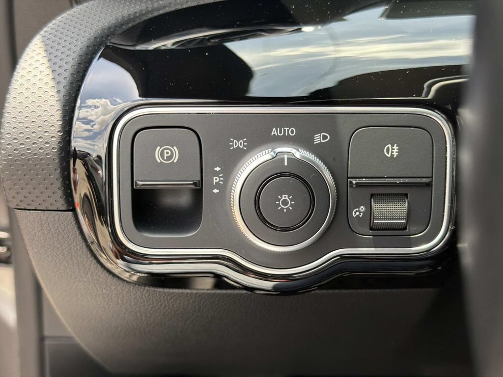 Used 2022 Mercedes-Benz A 220 image 21