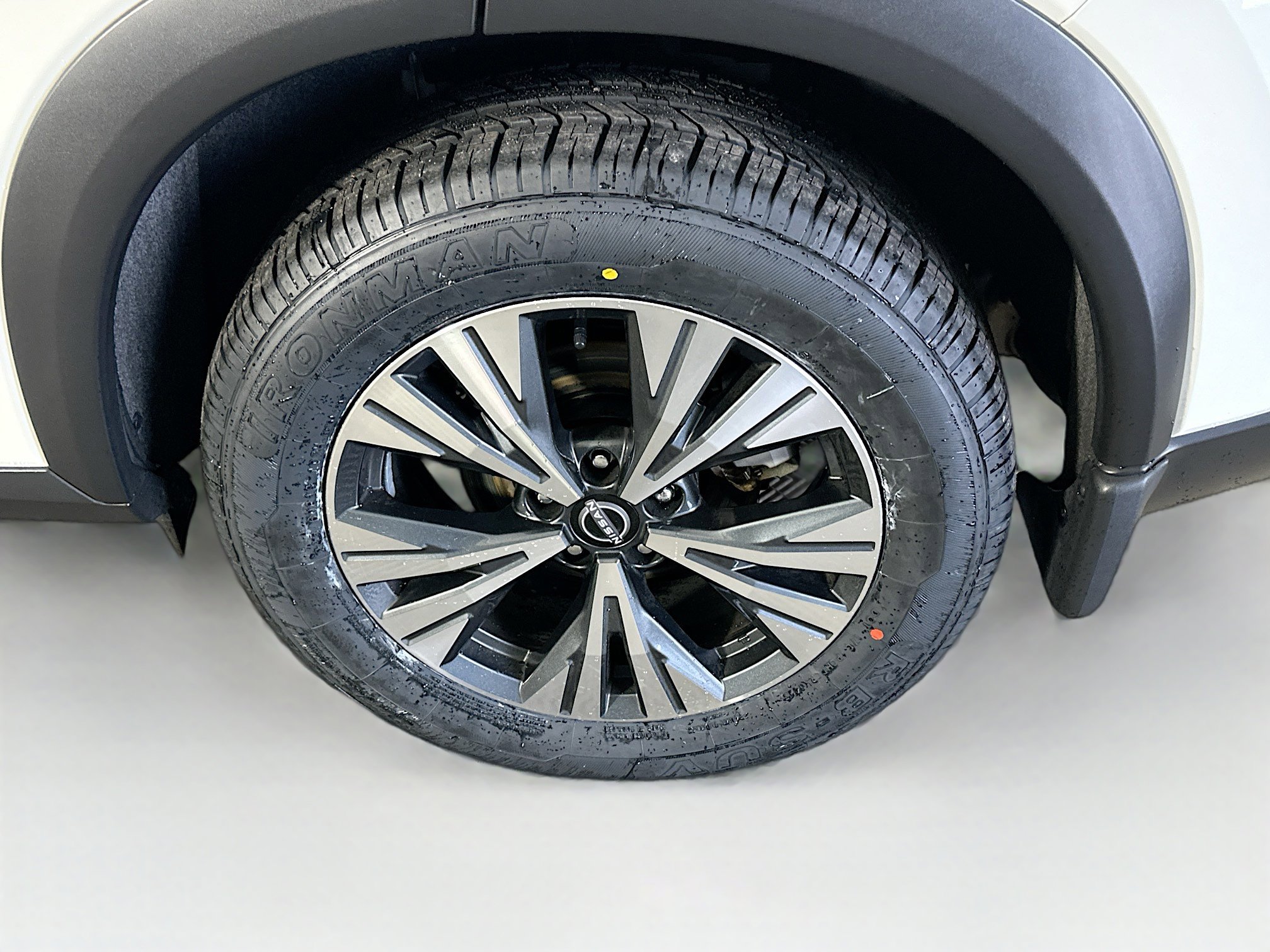 Used 2023 Nissan Rogue SV image 11