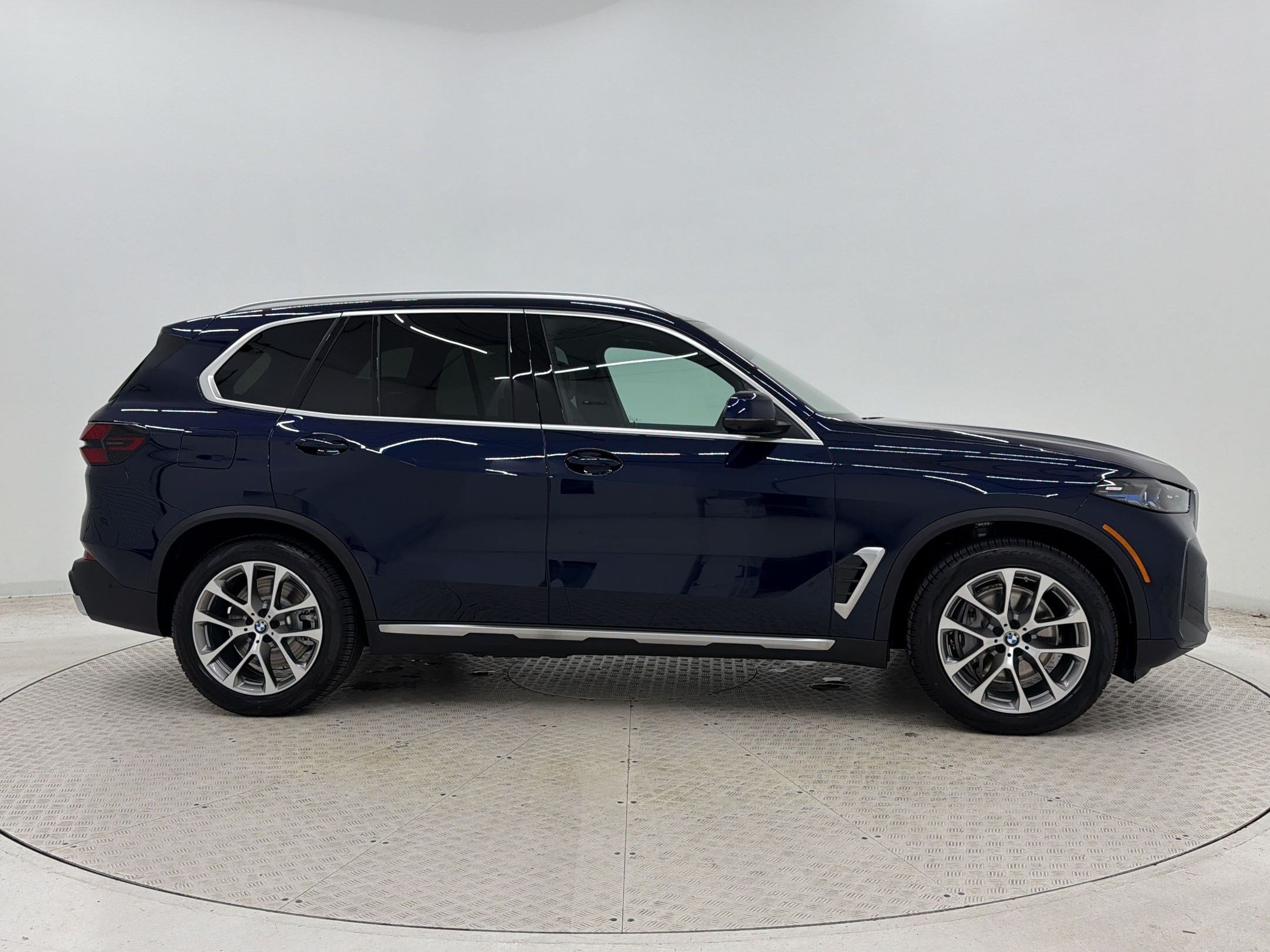 New 2026 BMW X5 xDrive50e AWD/4WD image 8