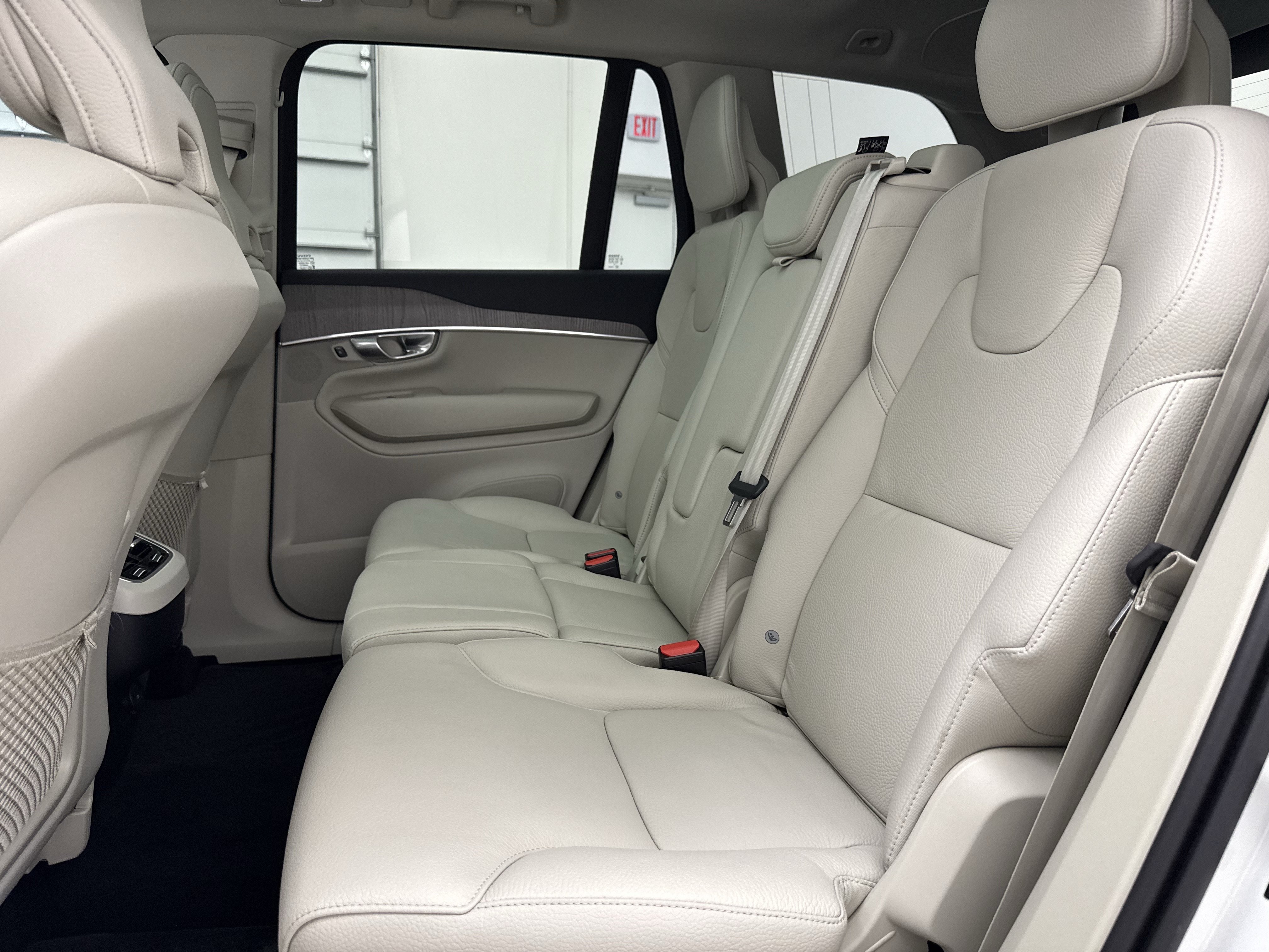 Certified 2024 Volvo XC90 B6 Plus w/ Protection Package Premier AWD/4WD image 25
