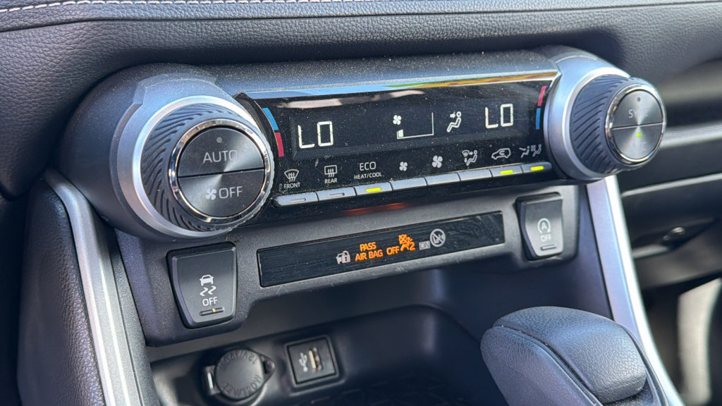 Certified 2025 Toyota RAV4 XLE AWD/4WD image 14