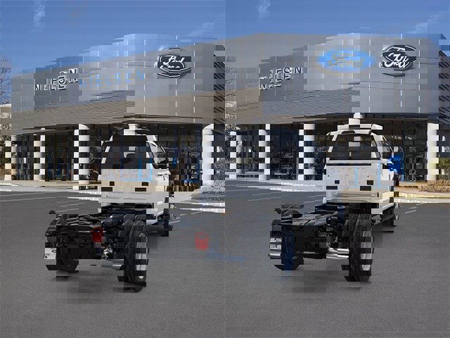 New 2026 Ford F550 4x4 Supercab Super Duty image 8
