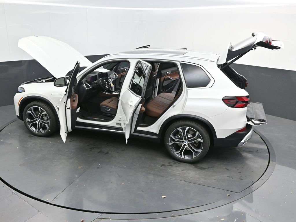 New 2026 BMW X5 xDrive50e image 54