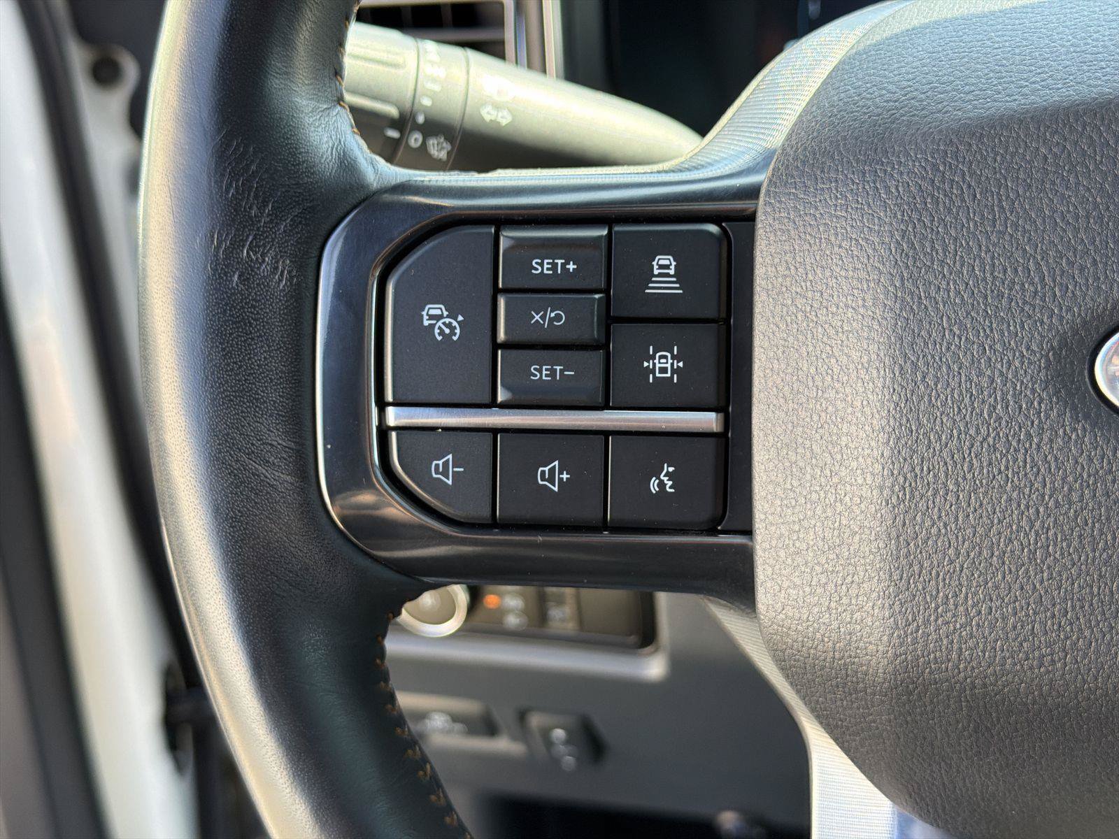 Used 2023 Ford F350 Platinum AWD/4WD image 36