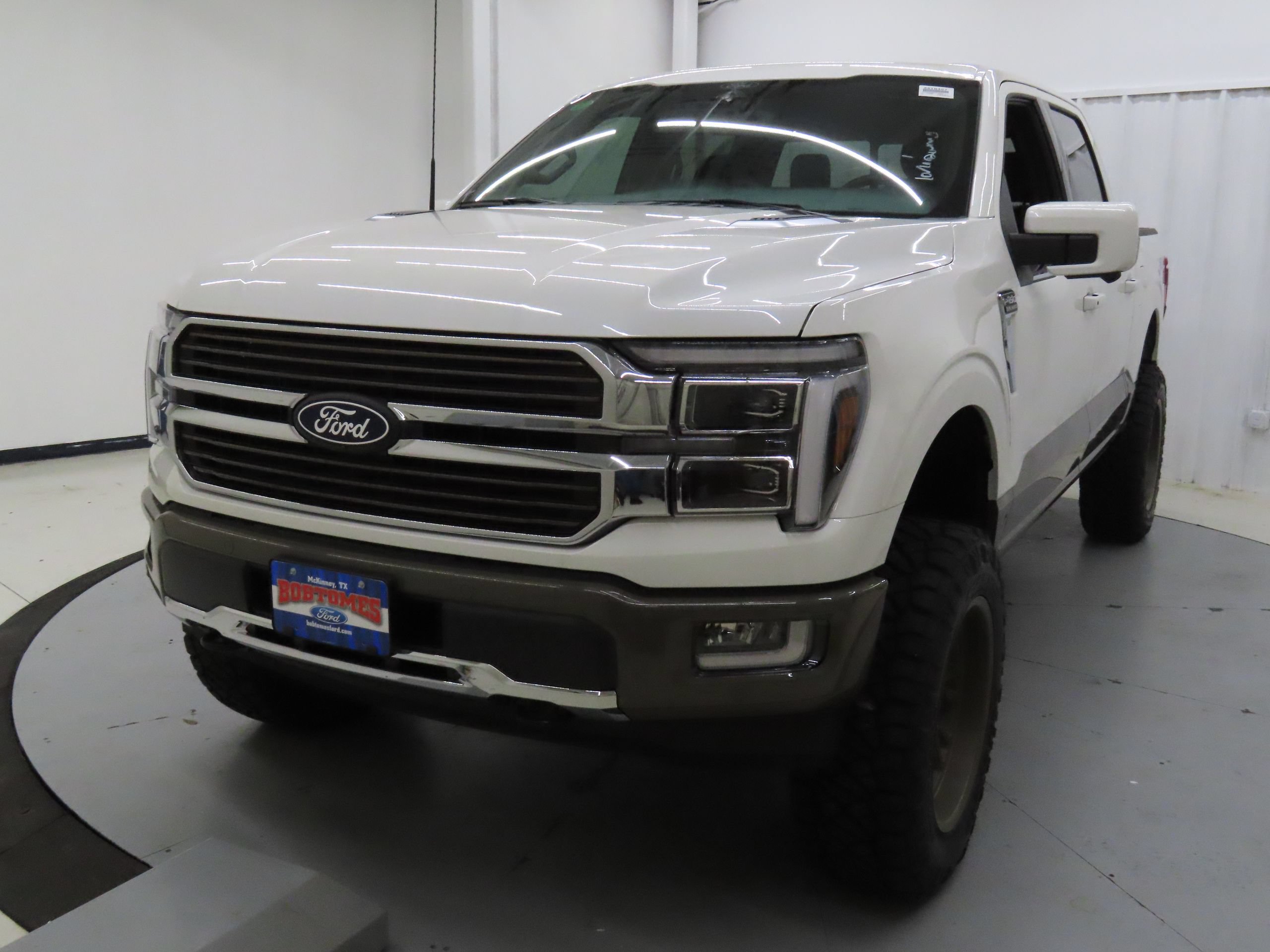 New 2025 Ford F150 King Ranch w/ FX4 Off-Road Package AWD/4WD image 8