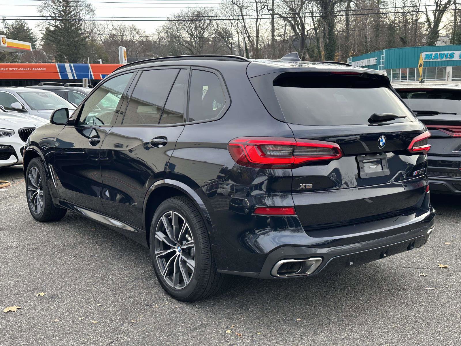 Used 2020 BMW X5 M50i AWD/4WD image 5