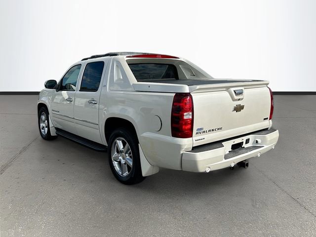 Used 2011 Chevrolet Avalanche LTZ AWD/4WD image 29
