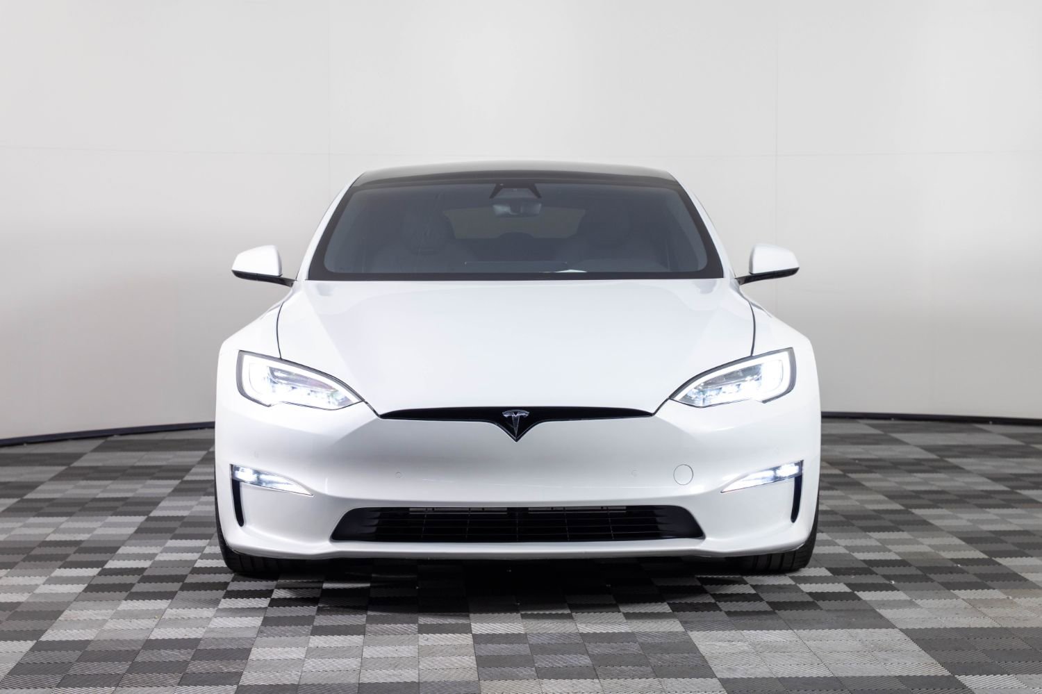 Used 2021 Tesla Model S Plaid image 12