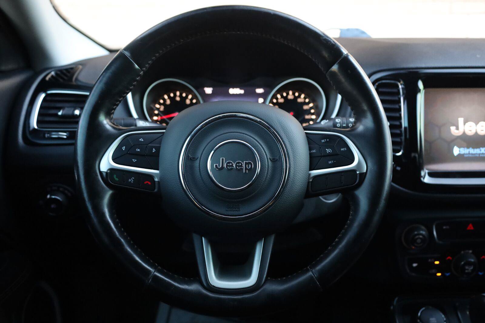 Used 2018 Jeep Compass Limited AWD/4WD image 30