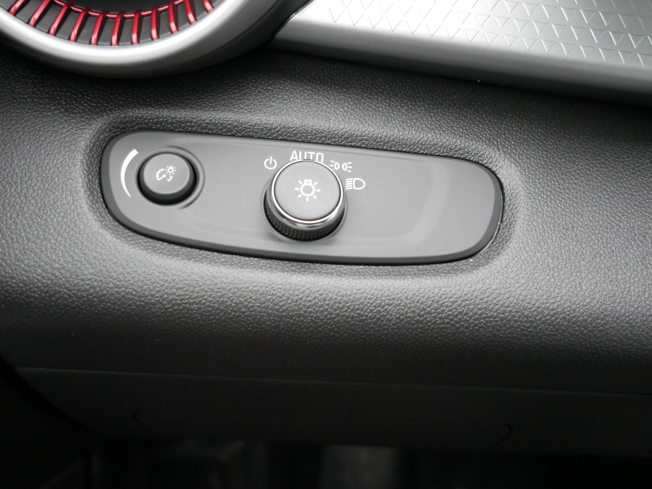 New 2026 Chevrolet Trax RS w/ Sunroof Package image 22