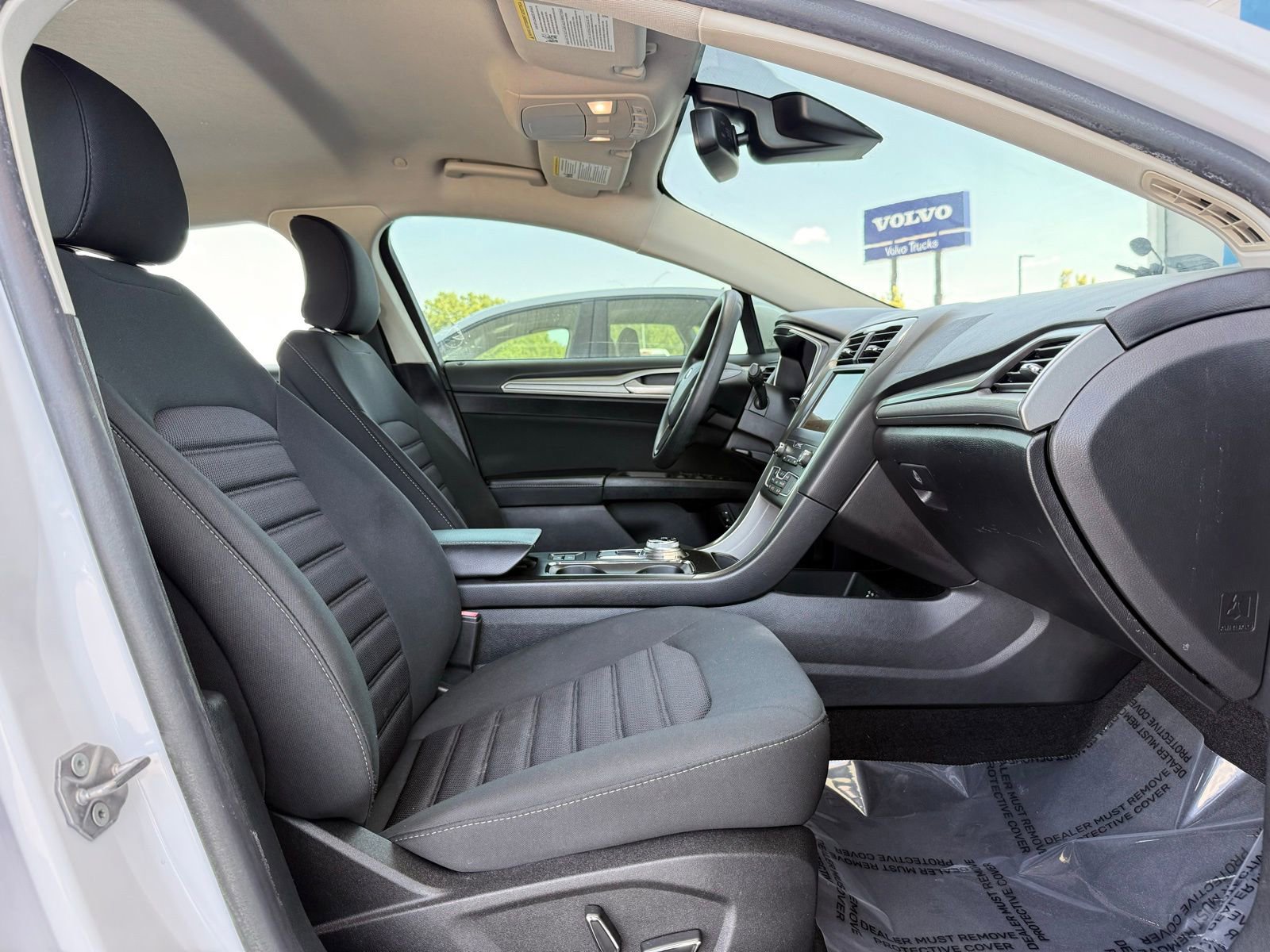 Used 2019 Ford Fusion SE FWD image 19