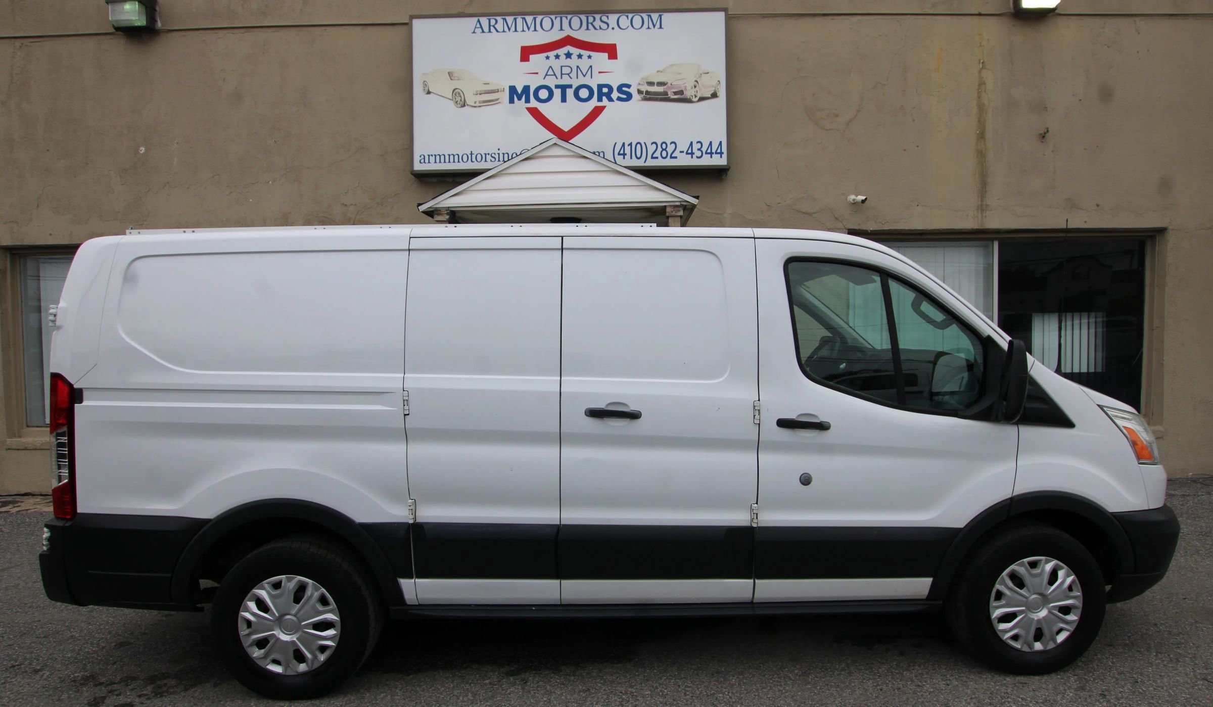Used 2015 Ford Transit 150 130 Low Roof w/ Exterior Upgrade Package RWD image 4