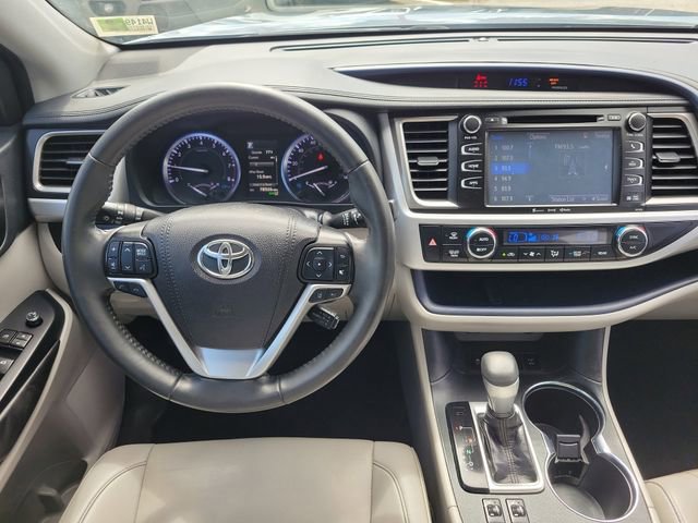 Used 2019 Toyota Highlander XLE image 17