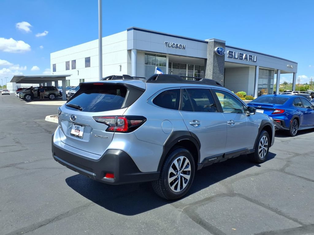 Used 2023 Subaru Outback Premium AWD/4WD image 10