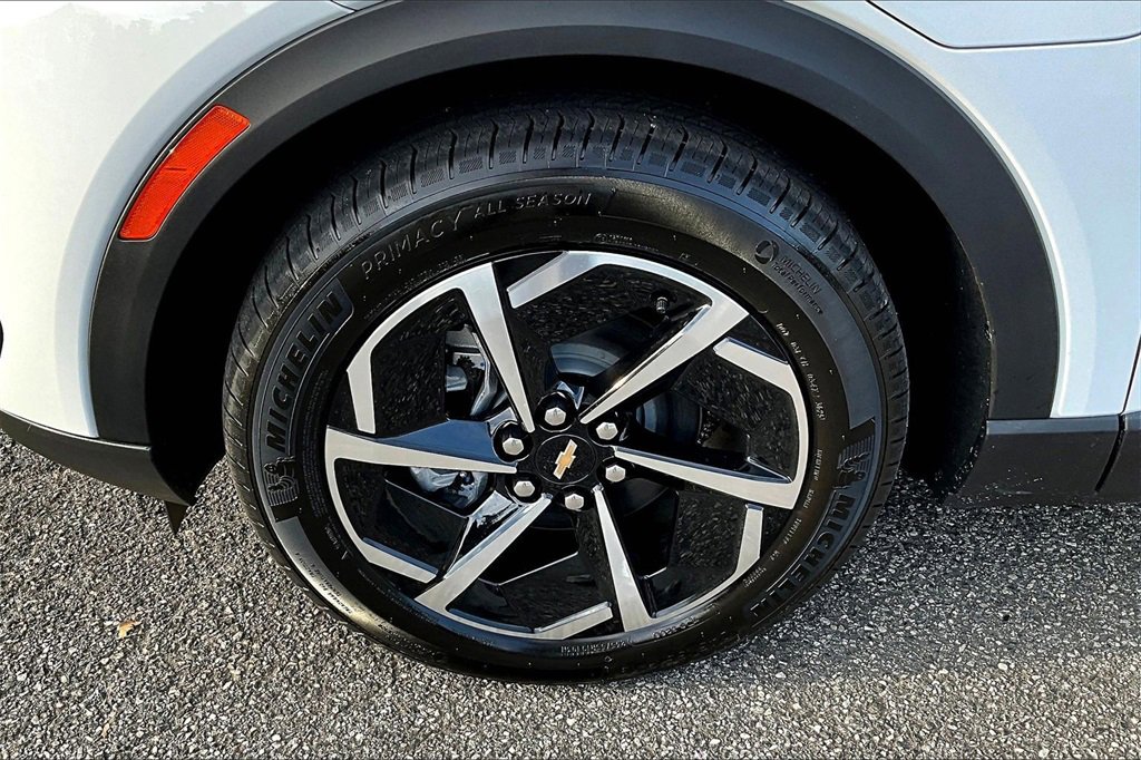 New 2026 Chevrolet Equinox EV LT image 7