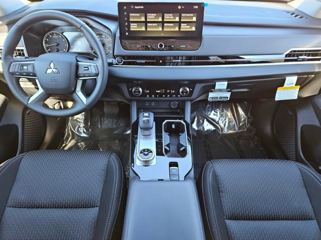 New 2025 Mitsubishi Outlander ES image 14