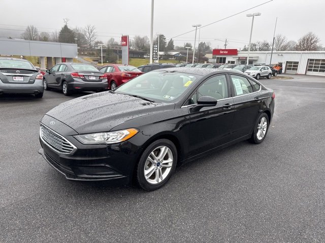 Used 2018 Ford Fusion SE w/ Fusion SE Technology Package image 4