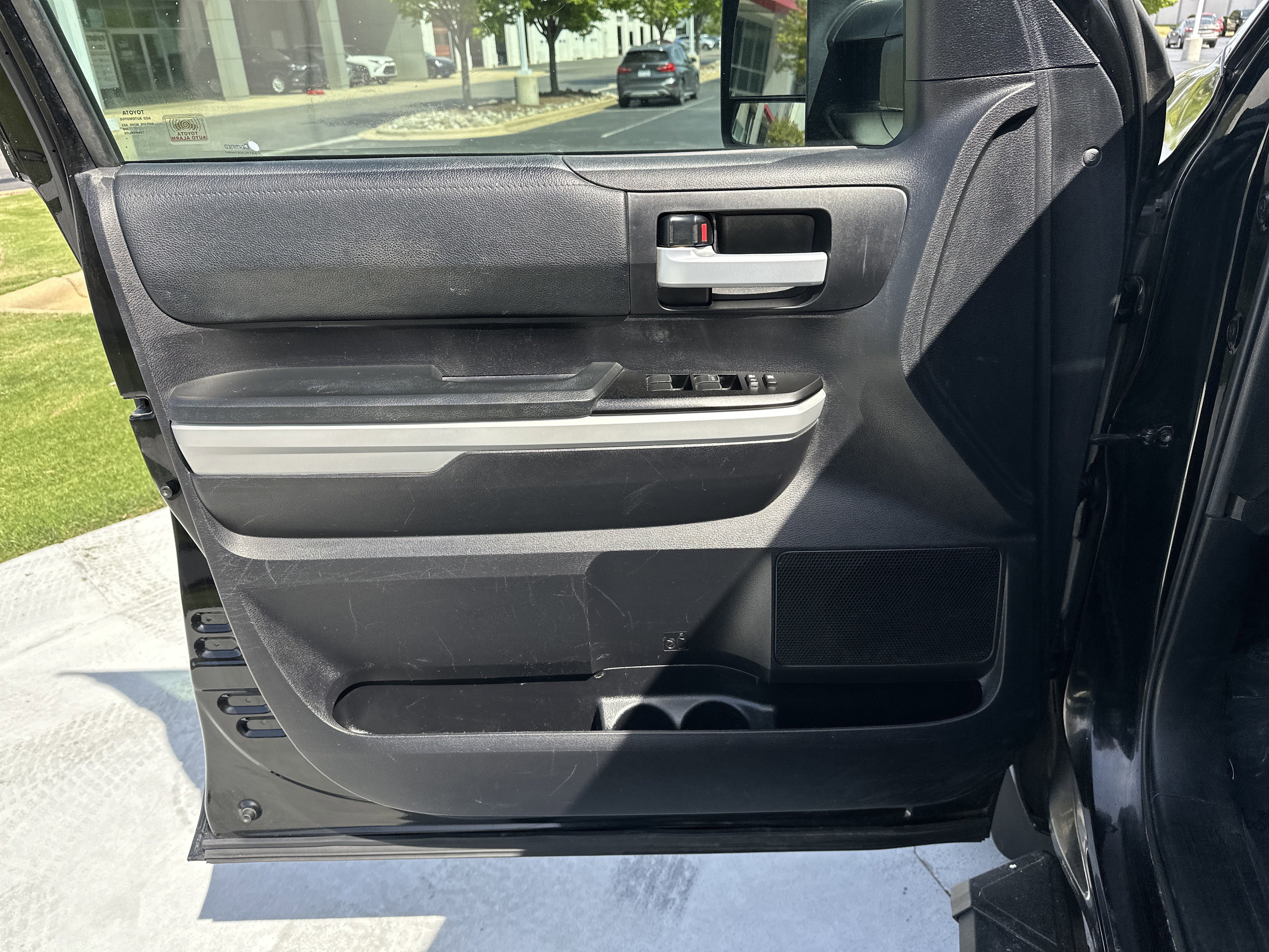 Used 2020 Toyota Tundra SR5 w/ SR5 Upgrade Package RWD image 14