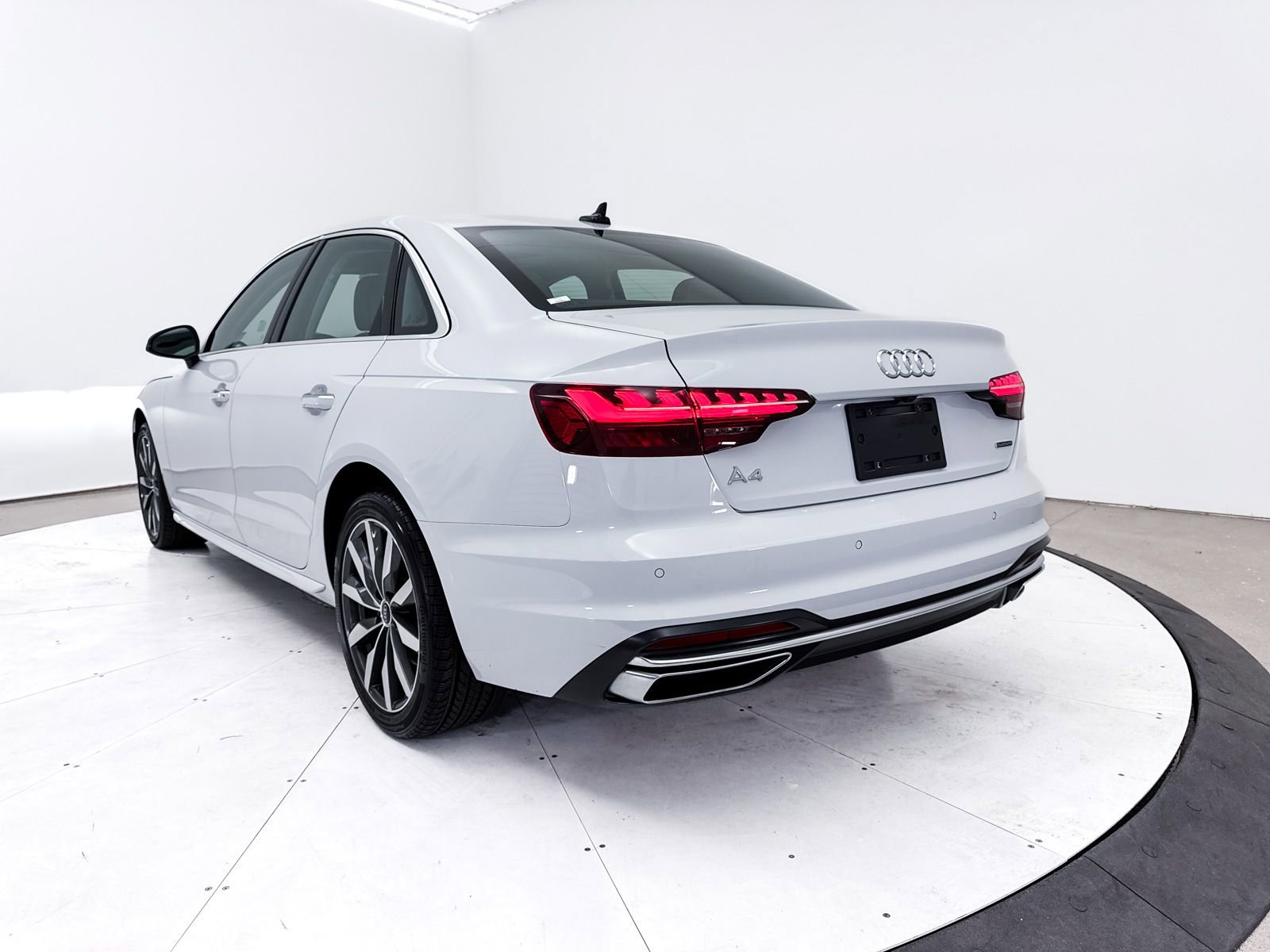 Used 2023 Audi A4 2.0T Premium w/ Convenience Package image 16