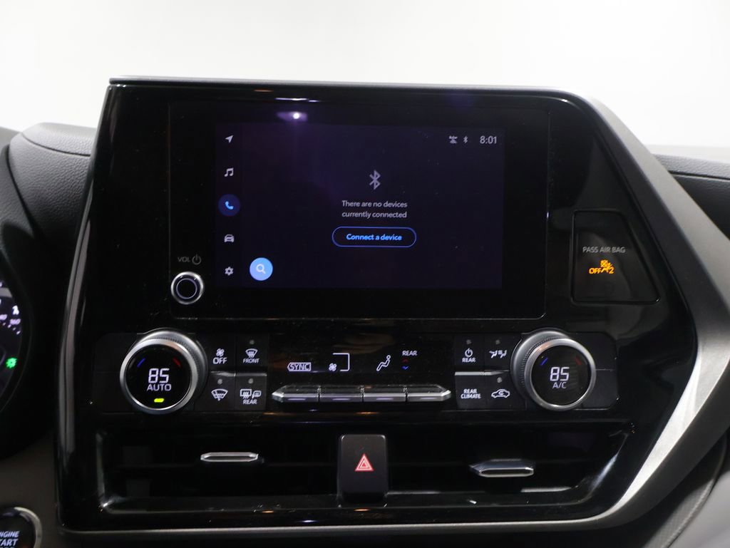 Used 2023 Toyota Highlander LE FWD image 27