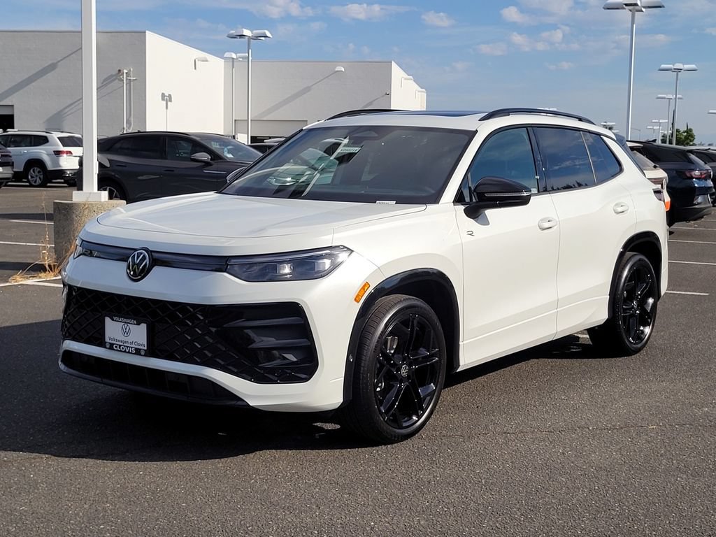 New 2026 Volkswagen Tiguan SE R-Line FWD image 9