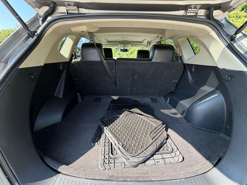 Used 2012 Nissan Rogue SL AWD/4WD image 9