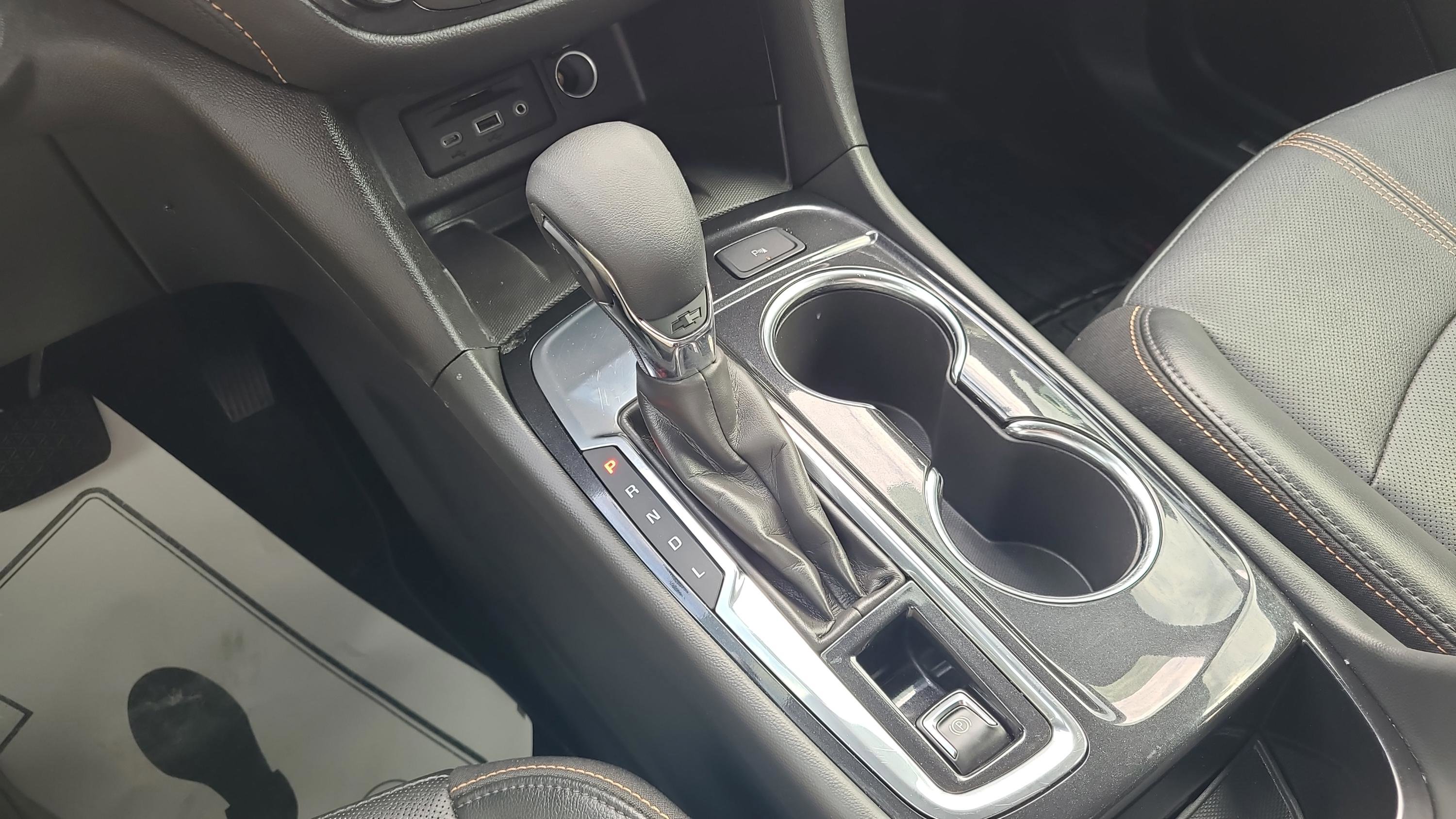 Used 2022 Chevrolet Equinox Premier w/ Redline Edition FWD image 24