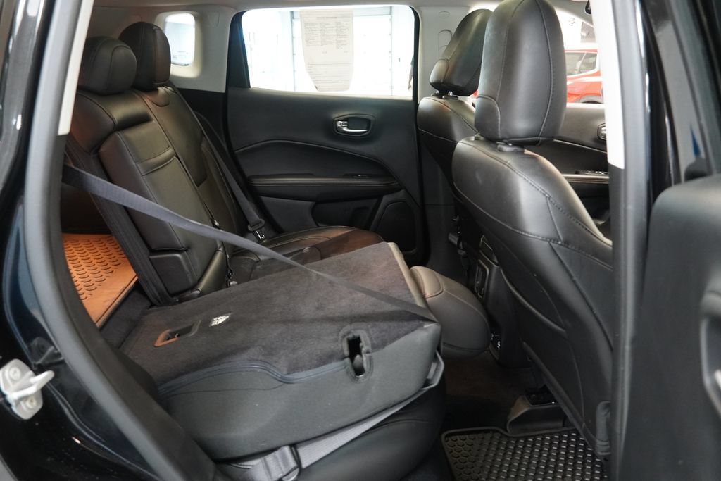 Used 2019 Jeep Compass Latitude w/ Cold Weather Group AWD/4WD image 32