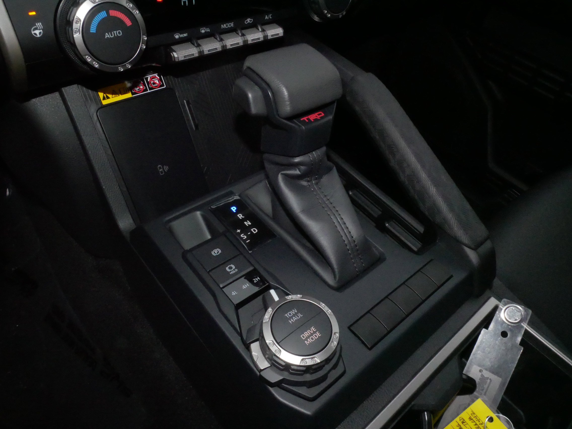 Used 2025 Toyota Tacoma TRD Sport w/ TRD Sport Upgrade Package image 24