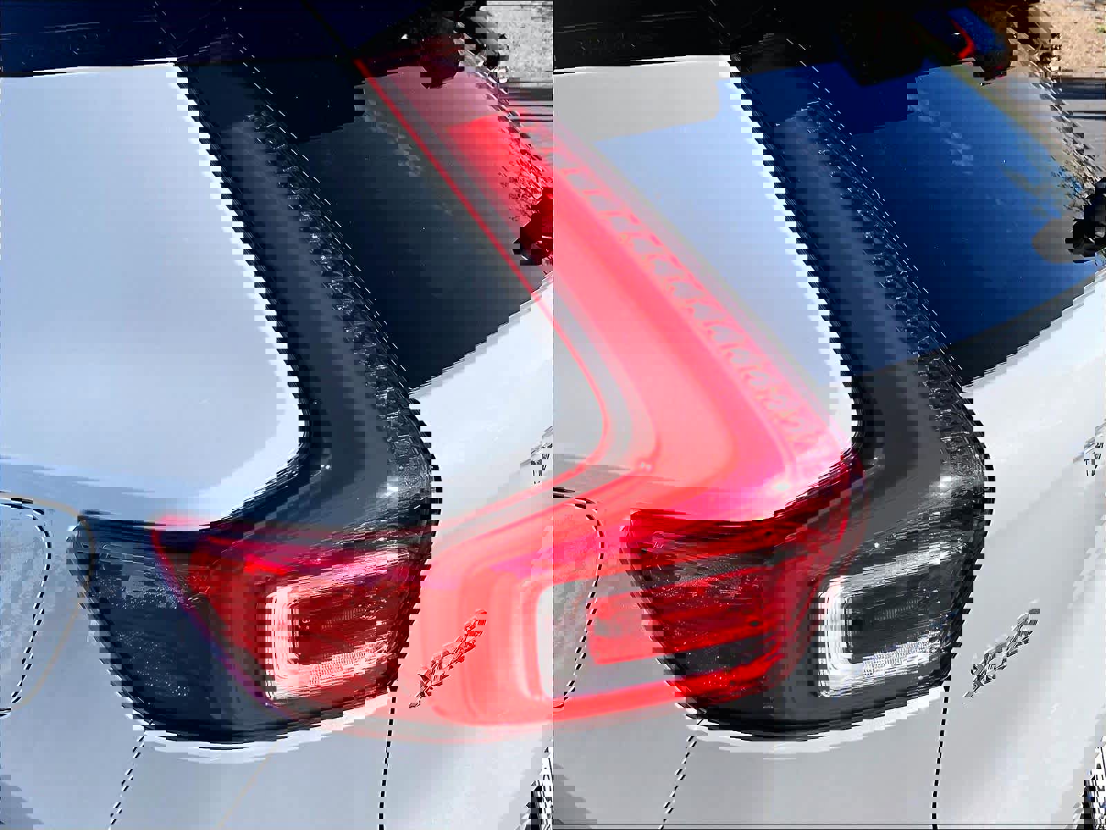 Used 2024 Volvo XC40 Recharge Plus w/ Protection Package Premier image 32