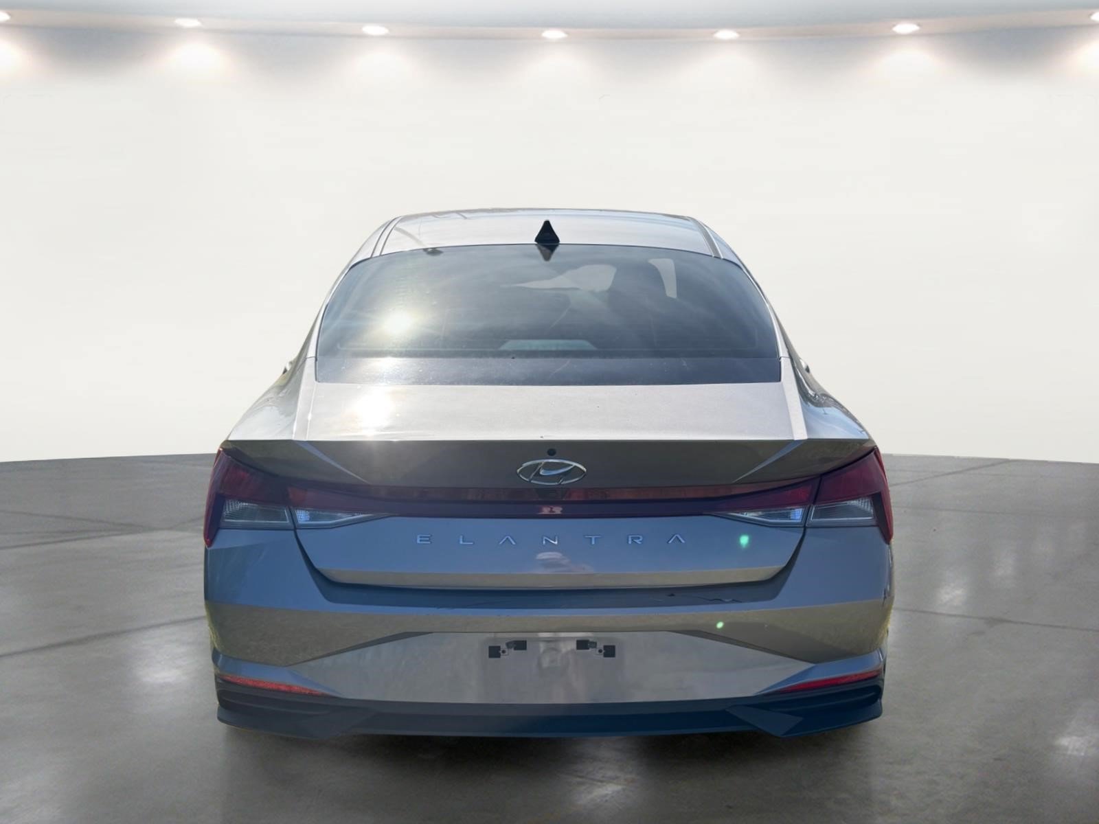 Used 2023 Hyundai Elantra SEL w/ Convenience Package FWD image 16