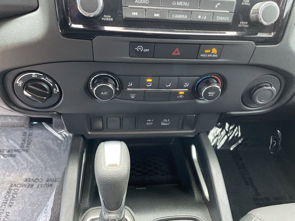 Used 2023 Nissan Frontier SV image 15