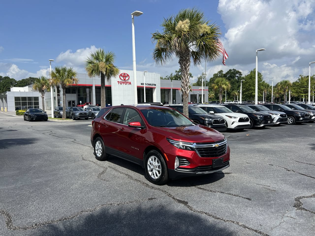 Used 2024 Chevrolet Equinox LT AWD/4WD image 2