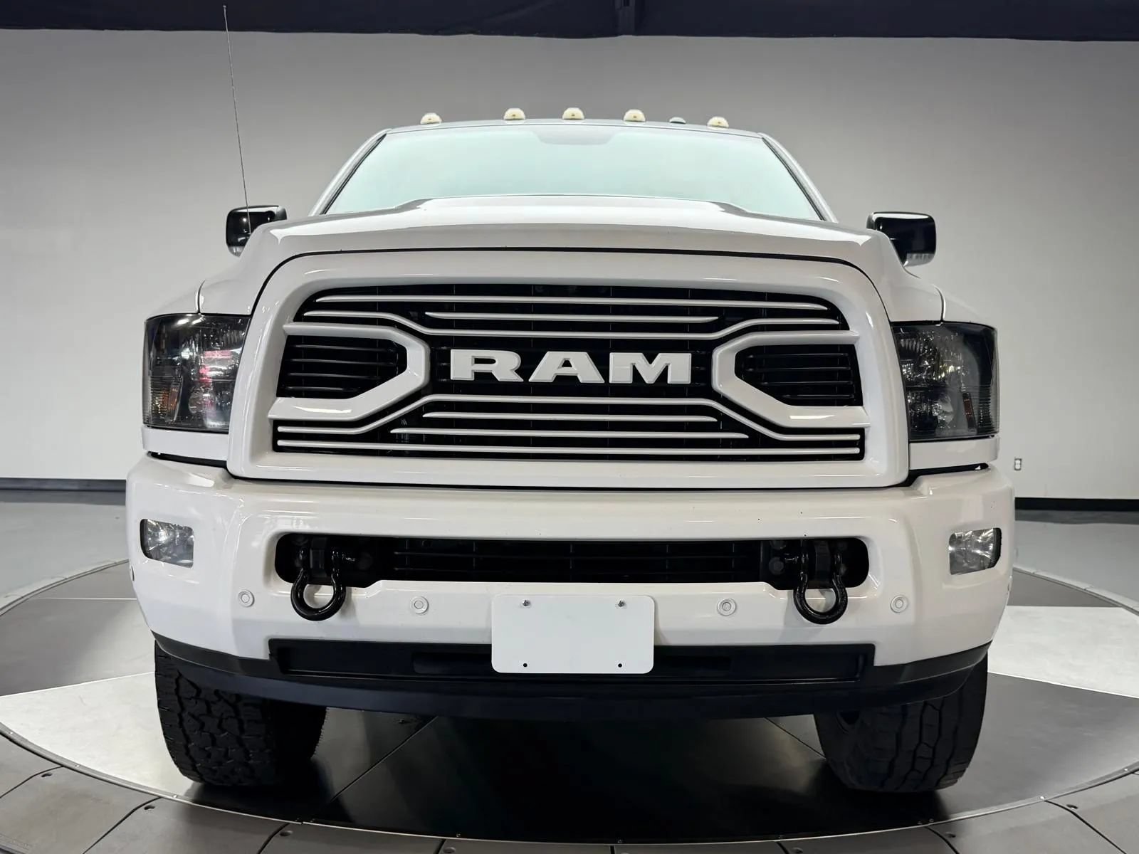 Used 2018 RAM 2500 Big Horn w/ Sport Appearance Group AWD/4WD image 3