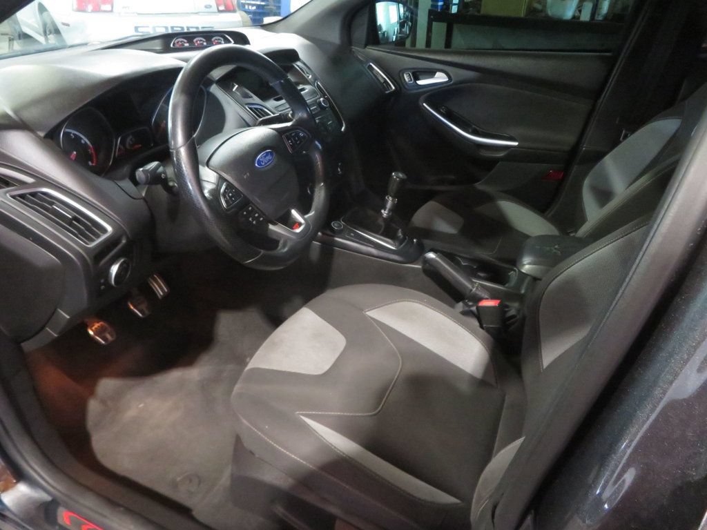 Used 2016 Ford Focus ST FWD image 18