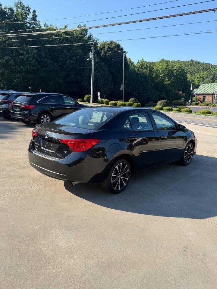 Used 2017 Toyota Corolla SE w/ Carpet Mat Package (TMS) FWD image 3