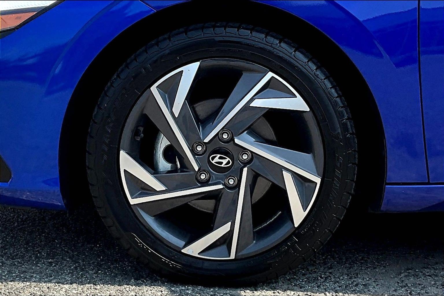 Used 2024 Hyundai Elantra Limited FWD image 8