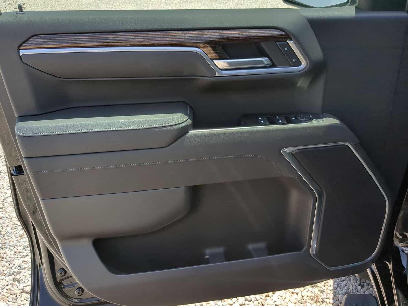 New 2025 GMC Sierra 1500 Elevation w/ LPO, Elevation Black Package image 11