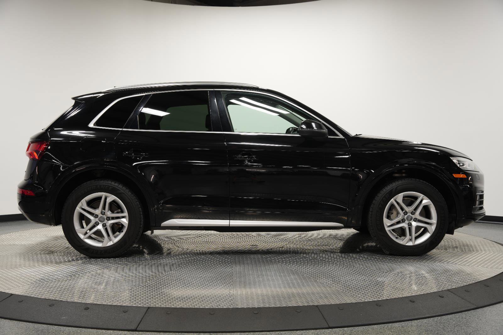 Used 2019 Audi Q5 2.0T Premium w/ Convenience Package image 9