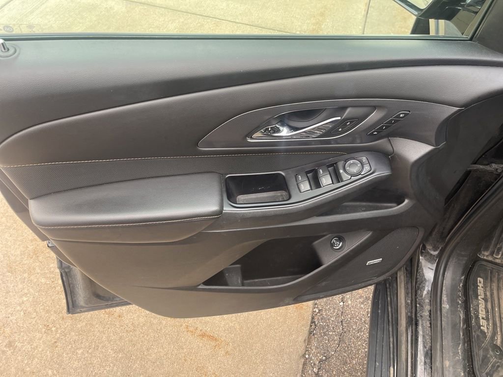 Used 2018 Chevrolet Traverse Premier w/ LPO, 'HIT The Road' Package AWD/4WD image 21