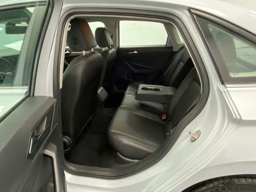 Used 2019 Volkswagen Jetta SE image 36